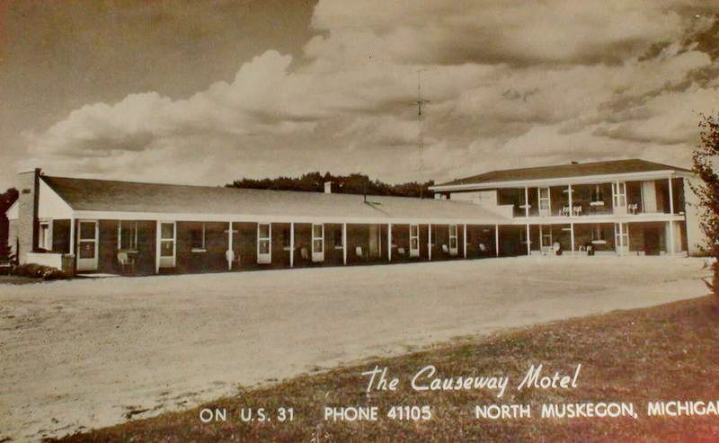 Causeway Motel (Causeway Garden, Drift On Inn) - Old Postcard (newer photo)